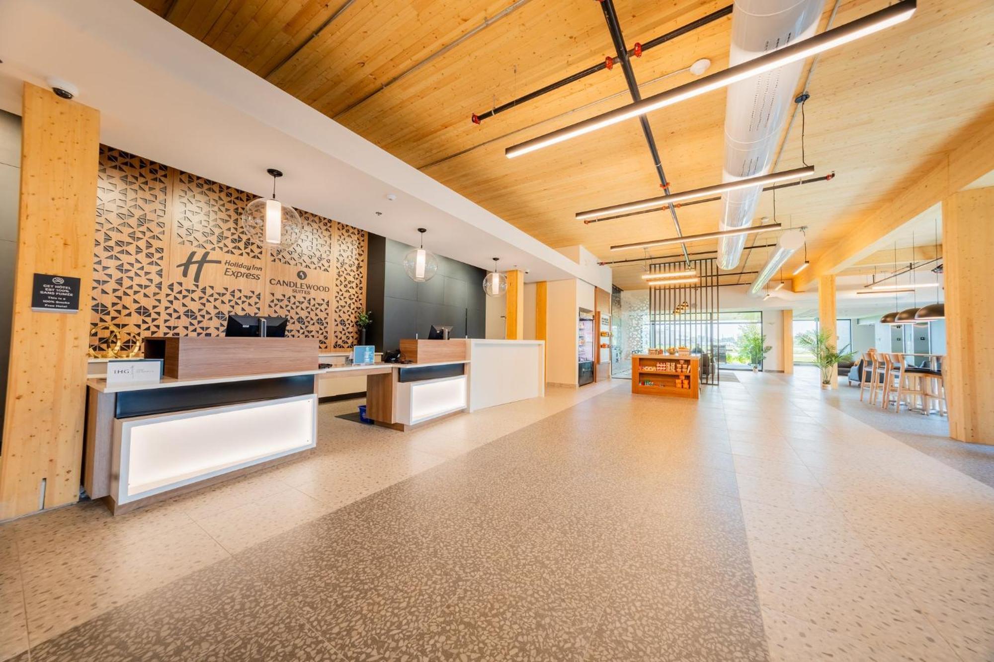Holiday Inn Express & Suites - Trois Rivieres Ouest By Ihg Exterior foto