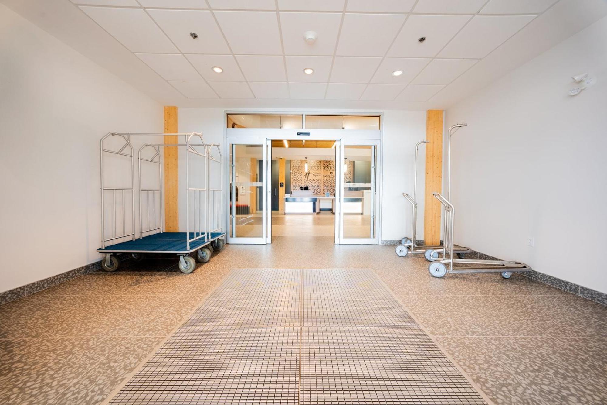 Holiday Inn Express & Suites - Trois Rivieres Ouest By Ihg Exterior foto